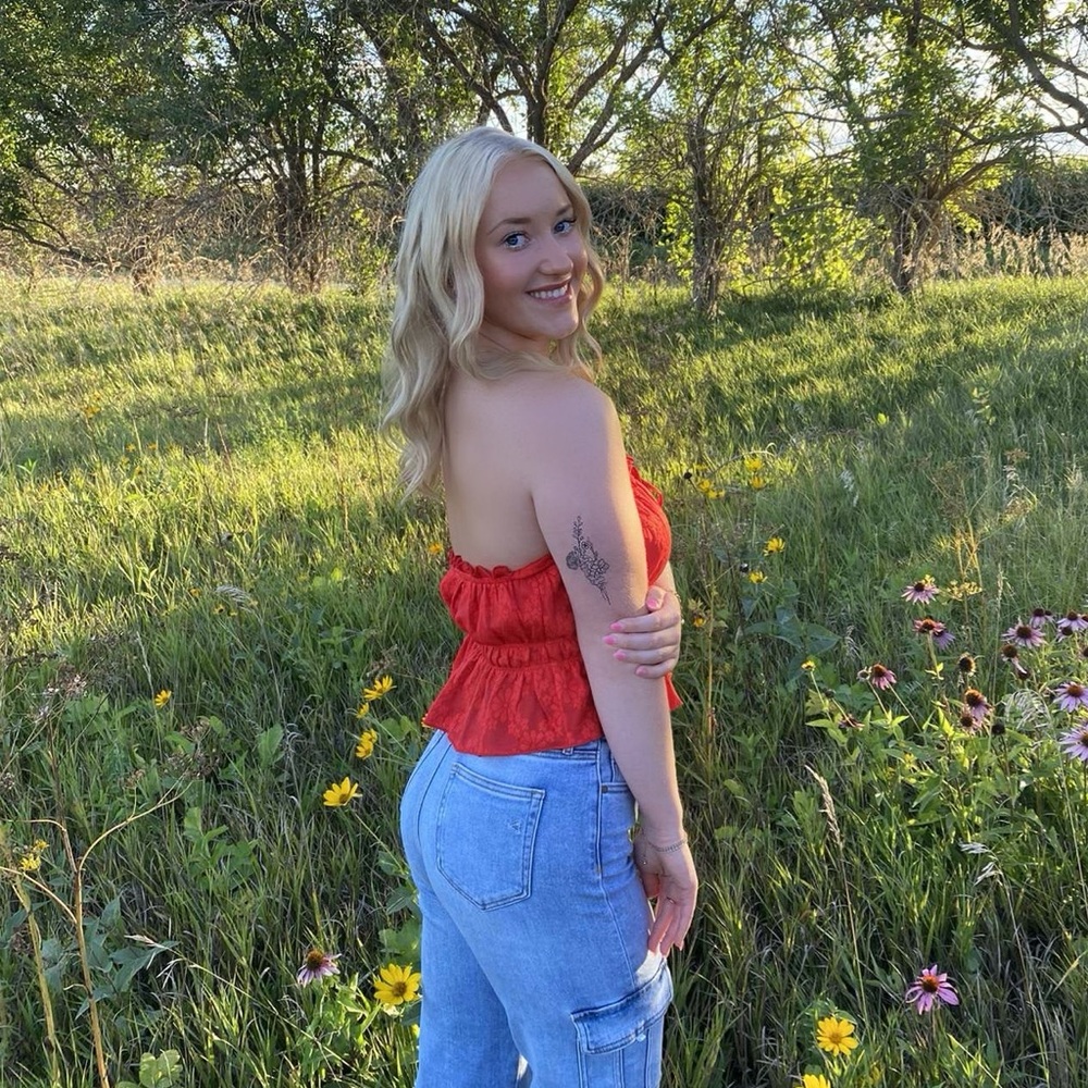 Meet your Posher, Kayla